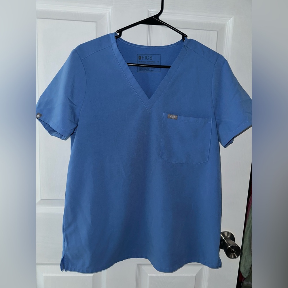 Figs ceil blue Catarina scrub top